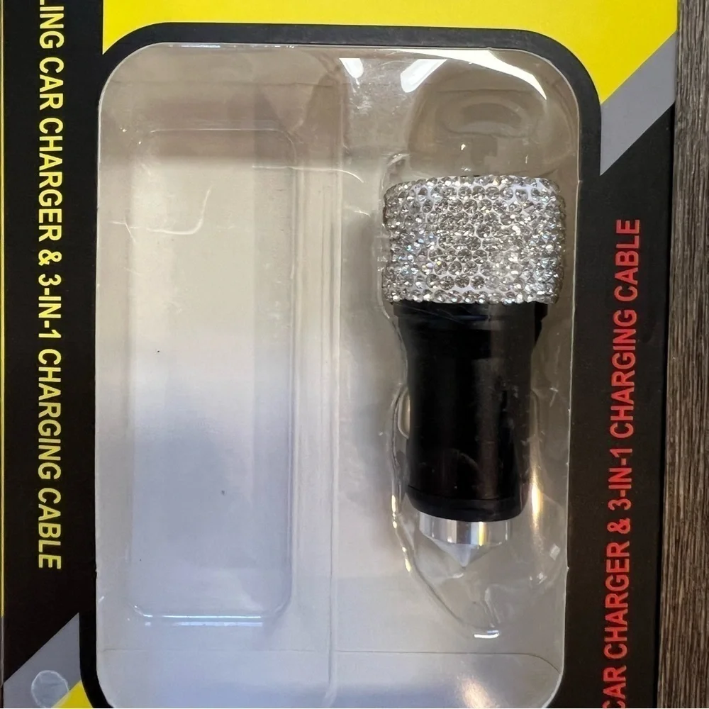 NWT Bling Car Charger Black